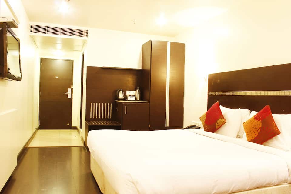 Deluxe Bedroom